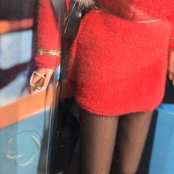 Vintage Collectors Edition Barbie & Ken Star Trek dolls Giftset in box - Picture 14 of 17